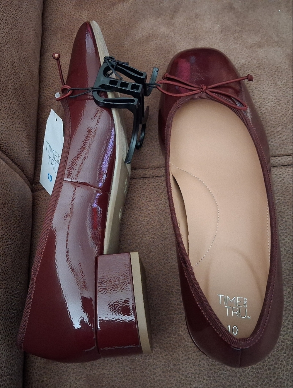 Time and Tru Burgundy Patent Vinyl Low Block Heel Ballet Shoes Size 10